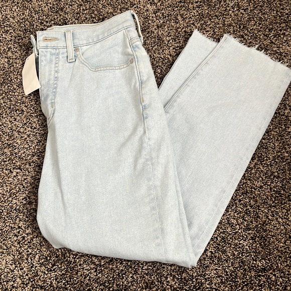 Madewell Denim - *2/$90, 3/$80 4/$70* Madewell The Mom Jean, NWT